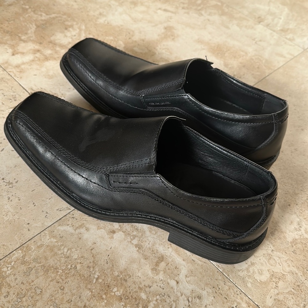 Men’s size 10 dress shoe. Slip on. New never used. No box